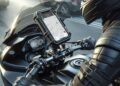 Pra quem busca praticidade sobre duas rodas: suporte de celular